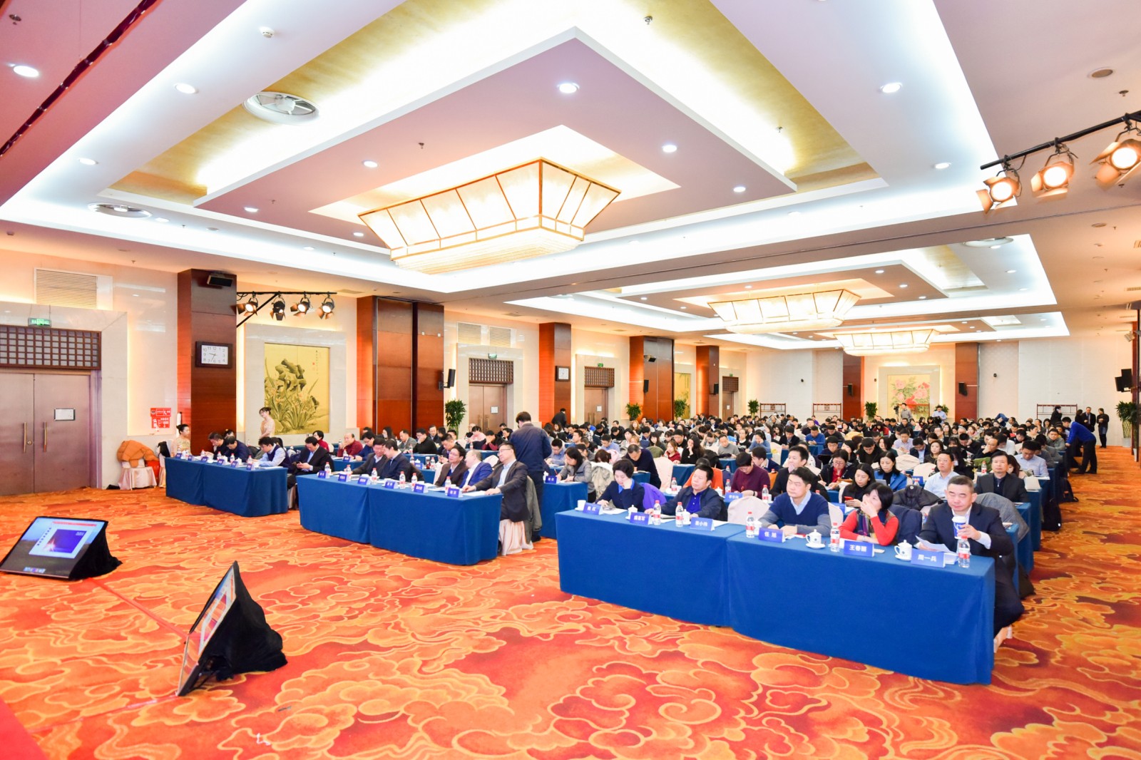 突破立异，，，，，，，领军行业，，，，，，，99499威尼斯动力获四项年度大奖